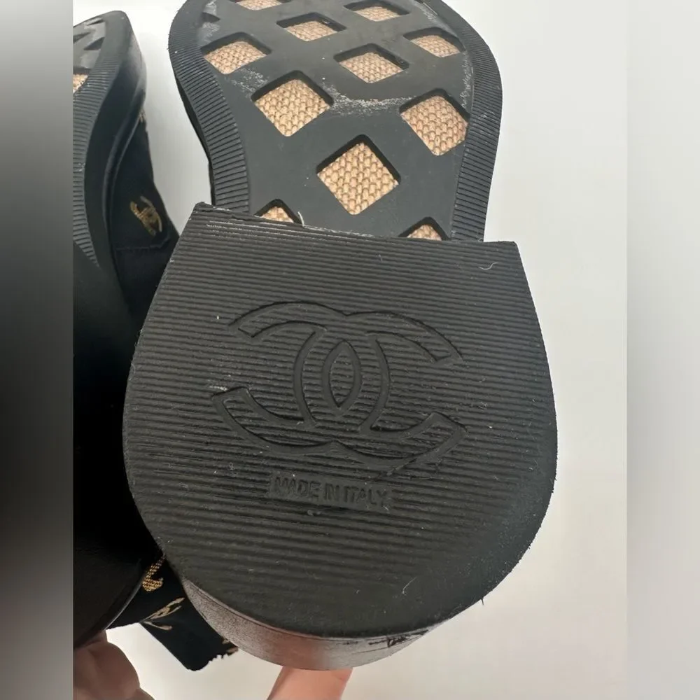 Chanel CC Logo Canvas Shearling Lace Up Combat Boots Black & Gold EU 39 US 8.5-8